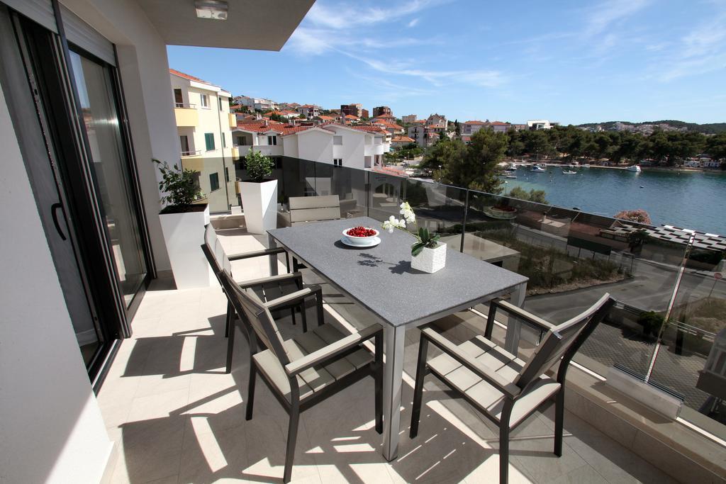 Apartments Villa Aquamarie โตรกีร์ ภายนอก รูปภาพ