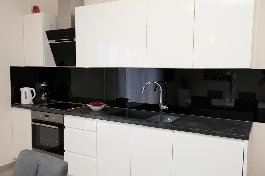 Apartments Villa Aquamarie โตรกีร์ ภายนอก รูปภาพ