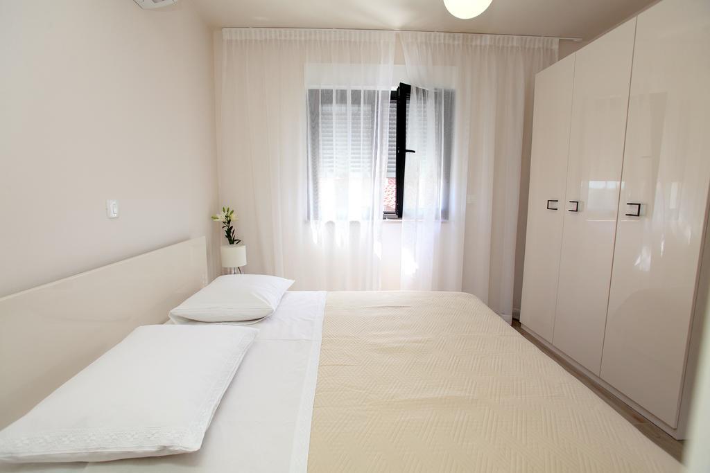 Apartments Villa Aquamarie โตรกีร์ ภายนอก รูปภาพ