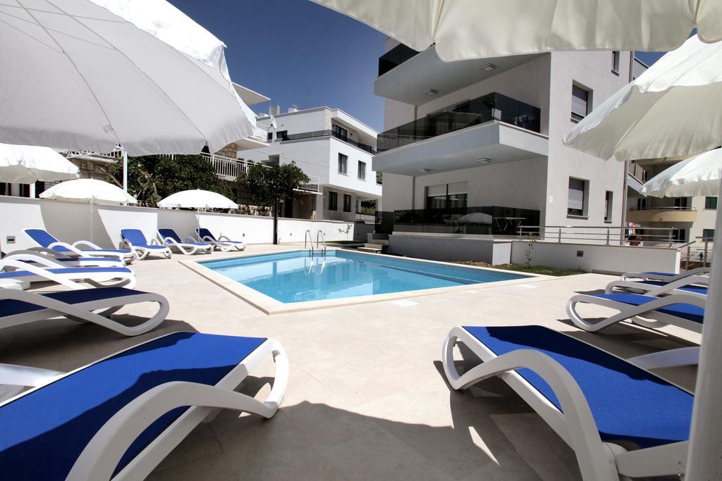 Apartments Villa Aquamarie โตรกีร์ ภายนอก รูปภาพ