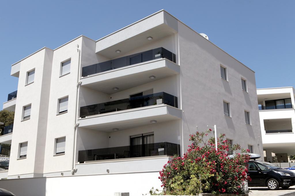 Apartments Villa Aquamarie โตรกีร์ ภายนอก รูปภาพ