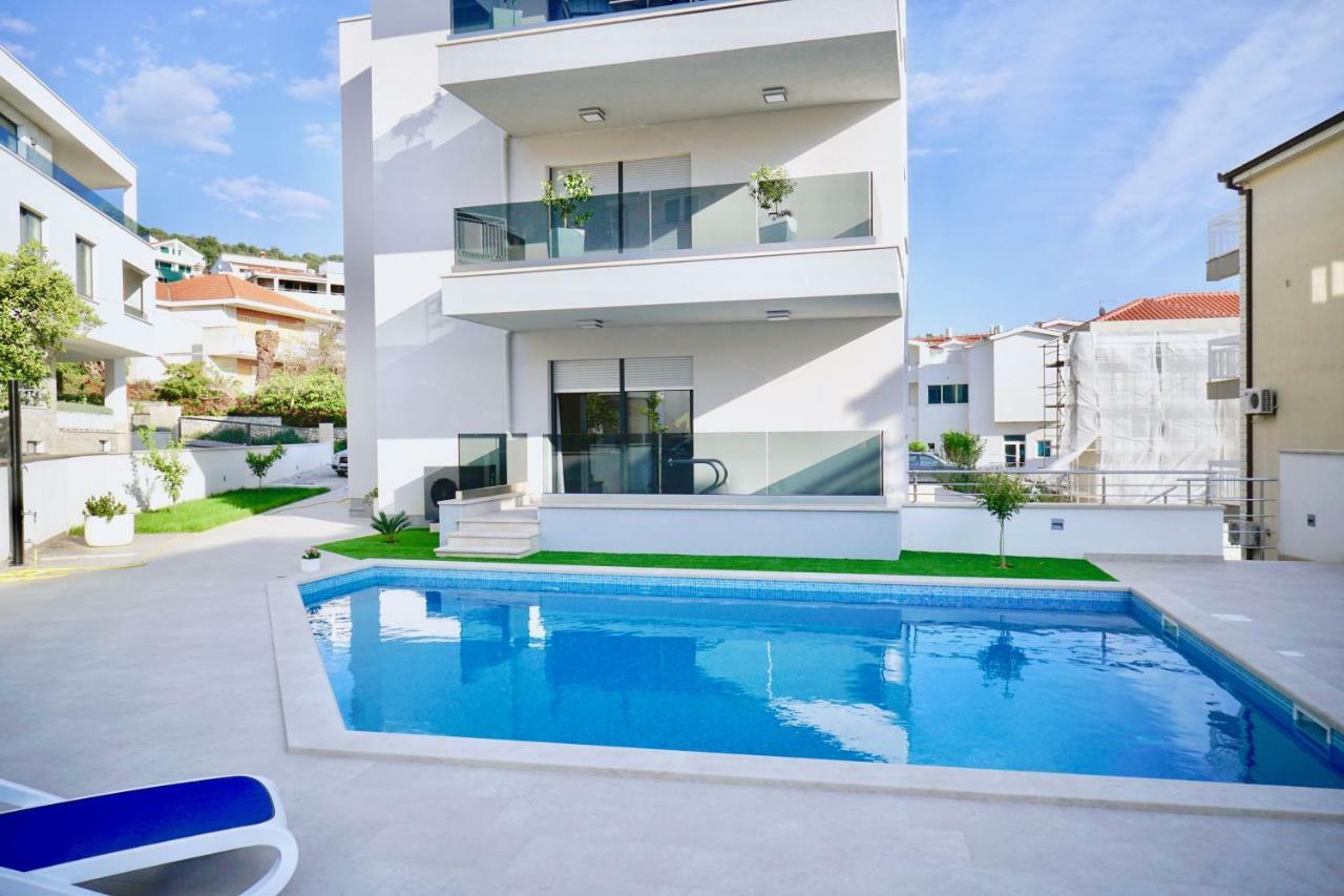 Apartments Villa Aquamarie โตรกีร์ ภายนอก รูปภาพ