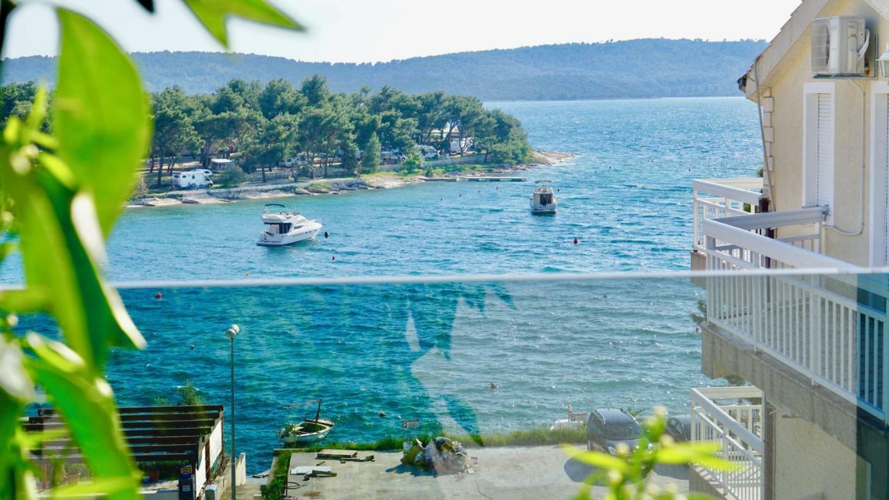 Apartments Villa Aquamarie โตรกีร์ ภายนอก รูปภาพ
