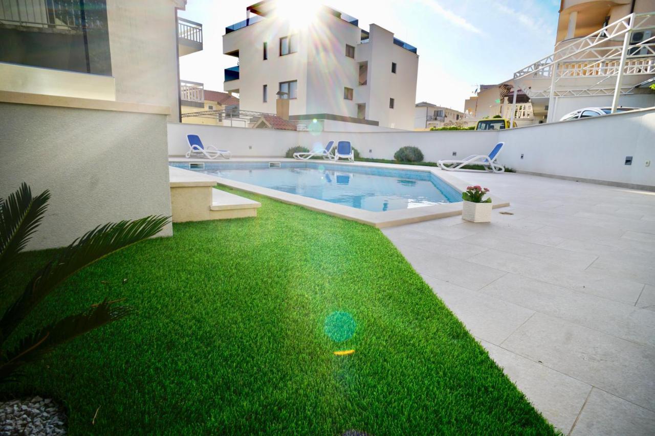 Apartments Villa Aquamarie โตรกีร์ ภายนอก รูปภาพ